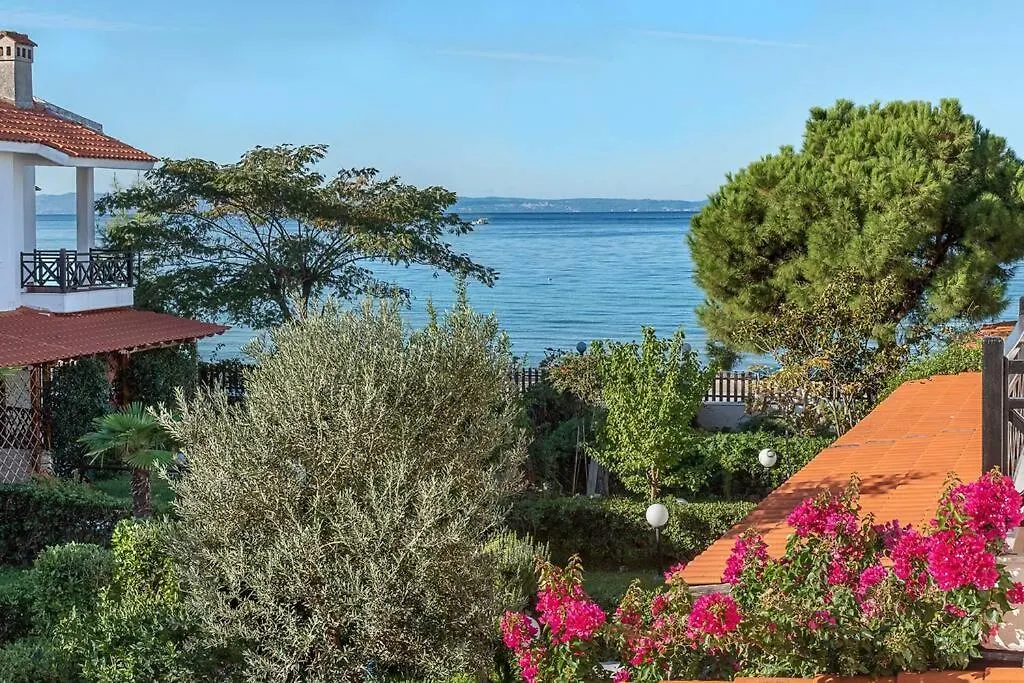 Onar Seafront Maisonette Nikiti  Nikiti (Sithonia)