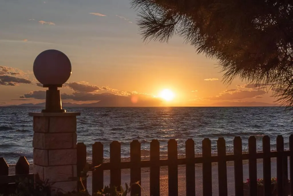 Holiday home Onar Seafront Maisonette Nikiti