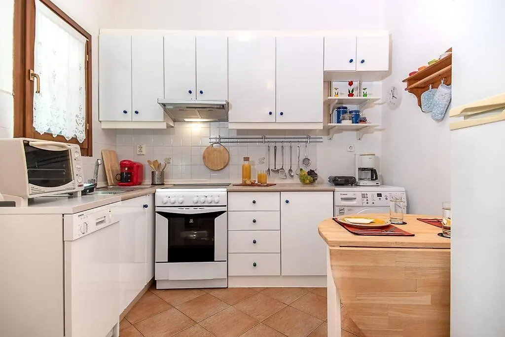 Onar Seafront Maisonette Nikiti  Holiday home Nikiti (Sithonia)